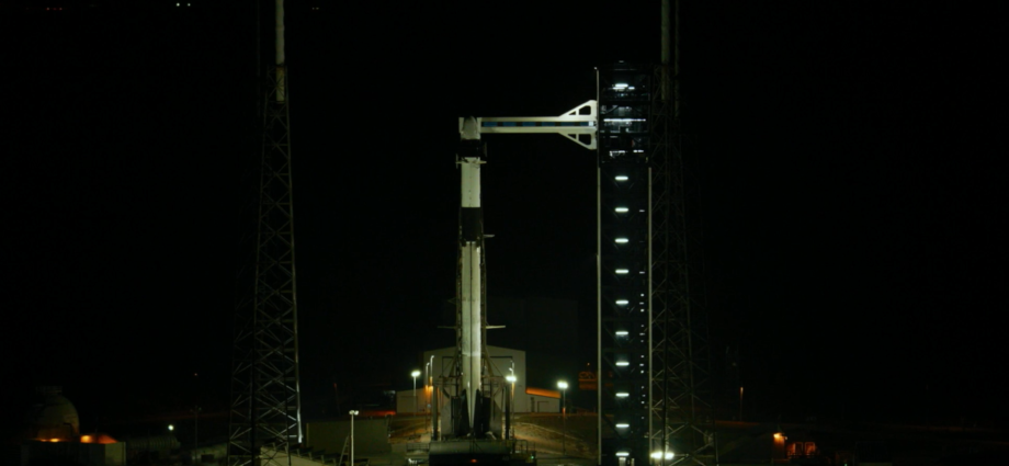 crew-12:-‘go’-for-fueling