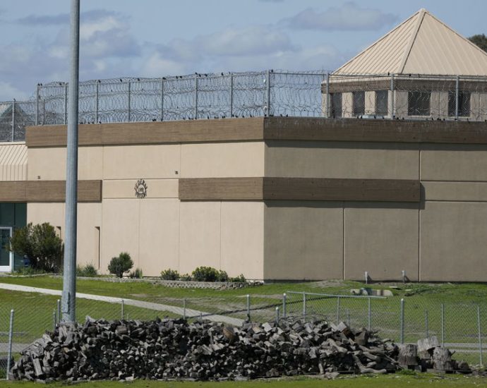 the-fight-to-keep-ice-from-reopening-a-notorious-prison
