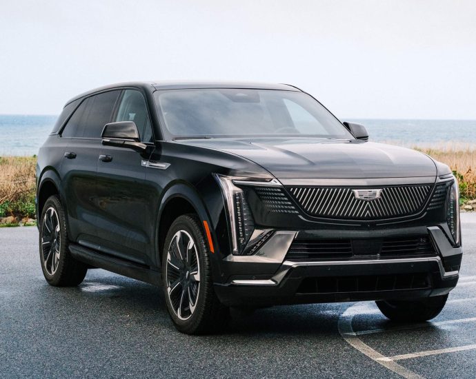 Canada to invest $84 million to install over 8,000 EV chargers