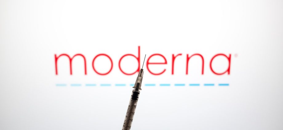 “the-real-agenda-is-rejecting-science”:-fda-unexpectedly-nixes-new-moderna-flu-vaccine