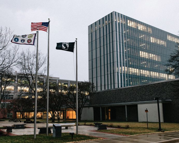 social-security-workers-are-being told-to-hand-over-appointment-details-to-ice