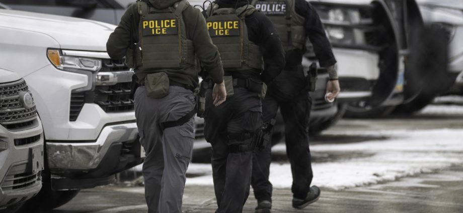 ice-is-gearing-up-to-build-“mega”-jails