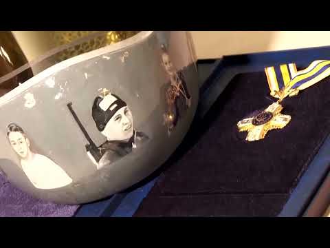 zelenskiy-meets-disqualified-skeleton-racer,-awards-him-medal-of-freedom