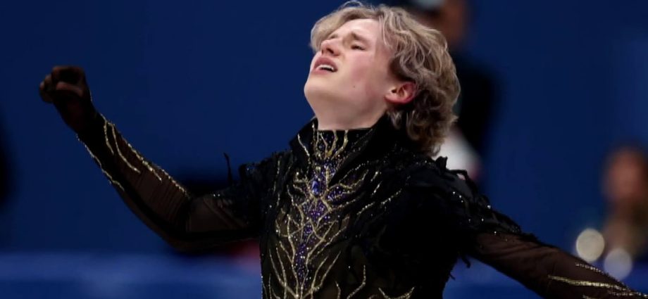 ‘quad-god’-ilia-malinin-falls-and-fails-to-medal