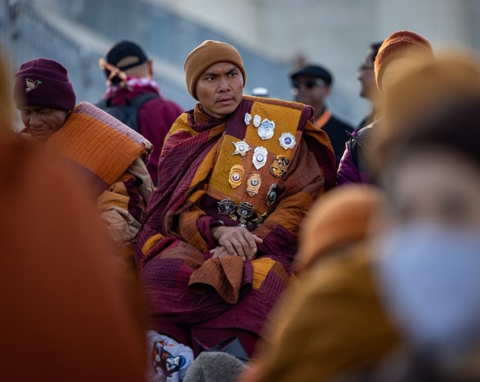 buddhist-monks-vs.-the-traitor’s-fake-“board-of-peace”