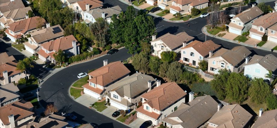 the-‘golden-handcuff’:-3%-mortgages-are-now-outnumbered-by-6%-payments