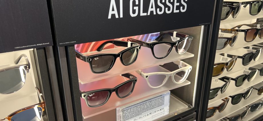 why-meta-is-waiting-for-the-right-moment-to-introduce-smart-glasses-with-facial-recognition