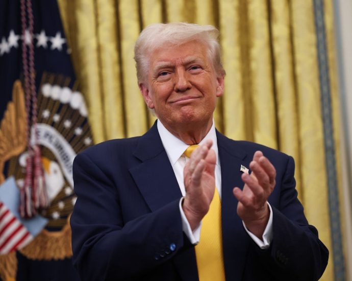 the-traitor-gets-help-ignoring-public-opinion-—-voters-should-worry