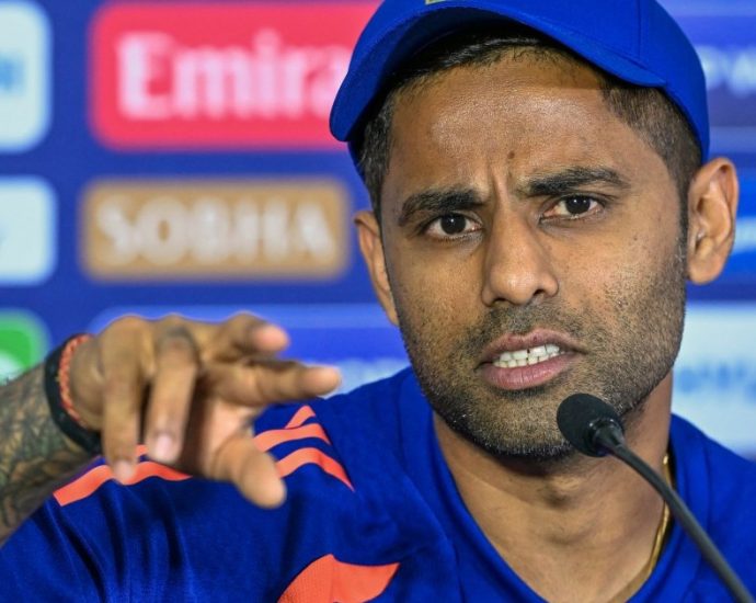 india’s-suryakumar-shrugs-off-rain-threat-to-pakistan-t20-world-cup-game