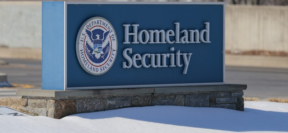 dhs-shutdown:-what-agencies-are-affected-during-funding-lapse?