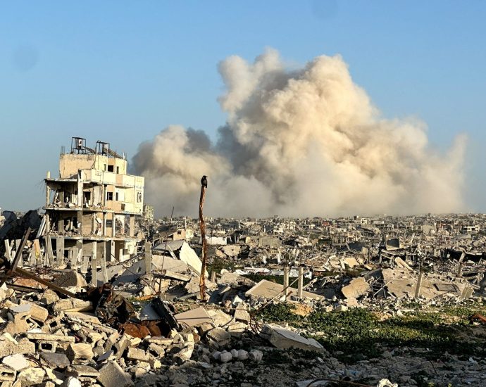 israeli-forces-kill-eight-palestinians-in-gaza,-attack-southern-lebanon