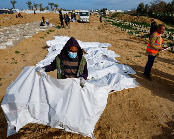 live:-israel-kills-at-least-nine-palestinians-in-gaza-since-dawn