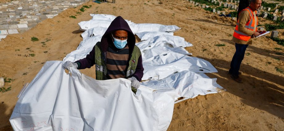 live:-israel-kills-at-least-nine-palestinians-in-gaza-since-dawn