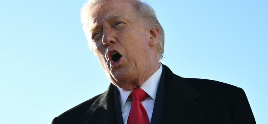 the-traitor-is-totally-unbothered-by-el-paso-airspace-closing-for-a-balloon