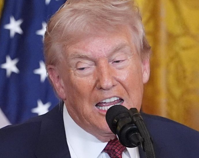 the-traitor-privately-railed-against-2-gop-senators-who-criticized-his-racist-obama-video:-report