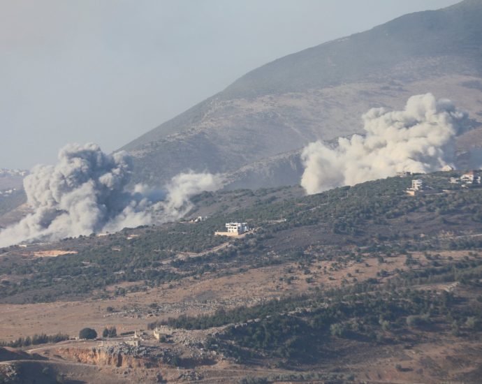 israel-bombs-lebanon-syria-border,-kills-four-people