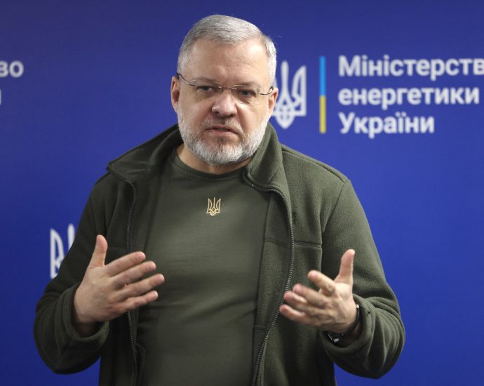ukraine’s-ex-energy-minister-arrested-while-trying-to-cross-border