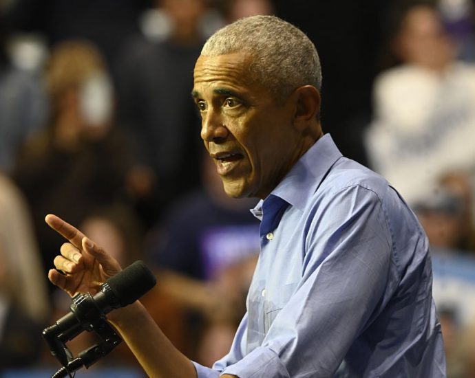 “clown-show”:-obama-calls-out-maga-over-racist-ape-video-of-him-and-michelle