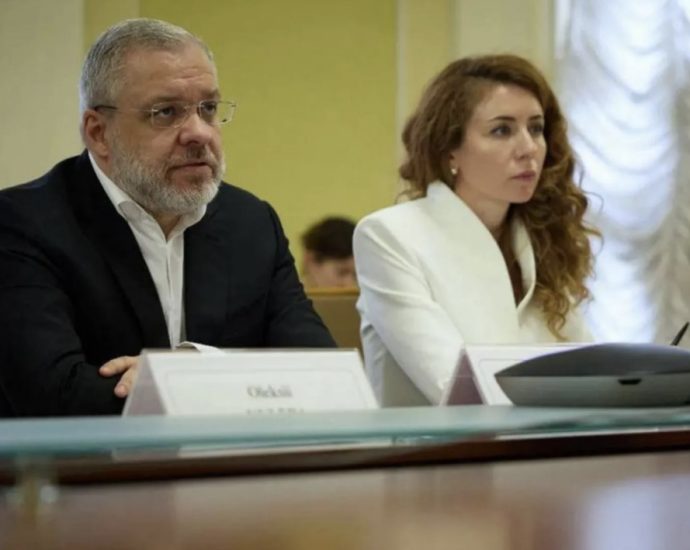 ukraine’s-ex-energy-minister-charged-with-money-laundering,-caught-fleeing-at-the-border