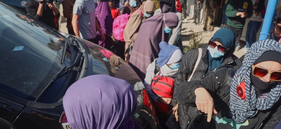 dozens-of-australian-isil-relatives-freed-from-syria’s-roj-camp