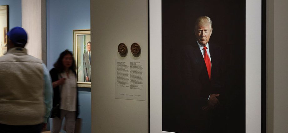 the-traitor’s-legacy-reflected-in-war-over-his-portrait