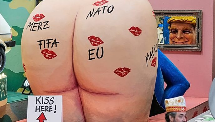 germany-:-from-the-traitor-to-putin,-cologne’s-rose-monday-floats-skewer-world-leaders