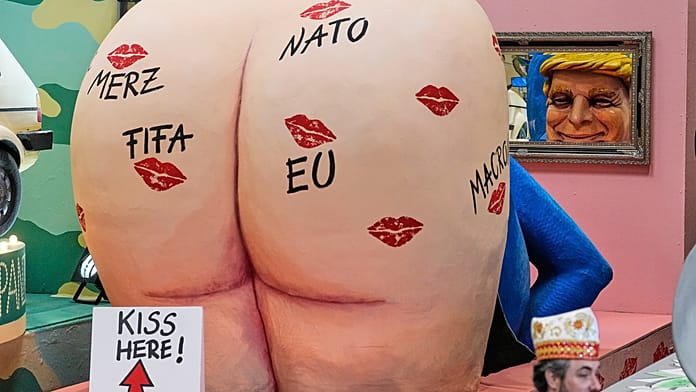 germany-:-from-the-traitor-to-putin,-cologne’s-rose-monday-floats-skewer-world-leaders