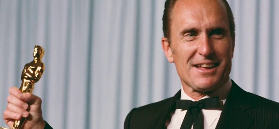 academy-award-winning-actor-robert-duvall-dies-at-95
