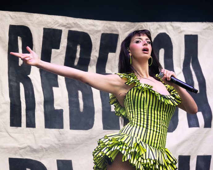 rebecca-black’s-“friday”-kicked-off-the-ragebait-era