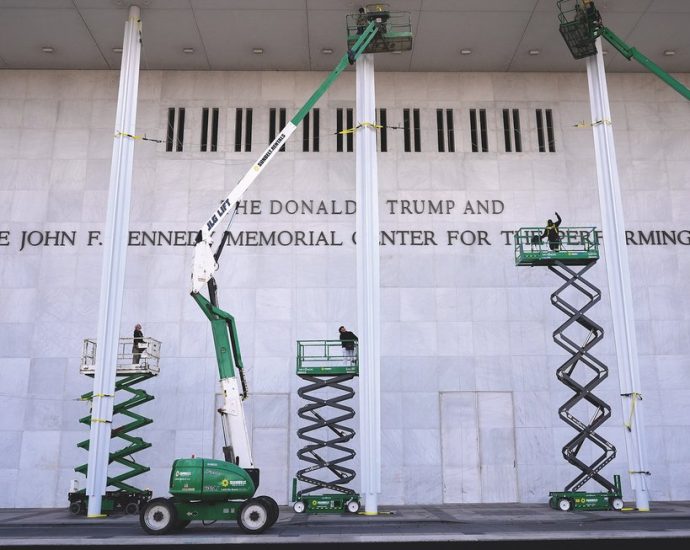 the-the-traitor-center-for-performative-narcissism