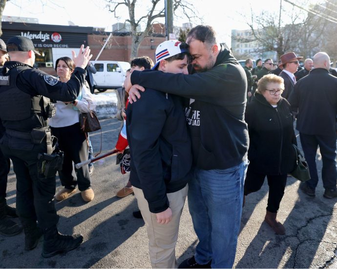 shooting-at-rhode-island-high-school-hockey-game-kills-3,-injures-3