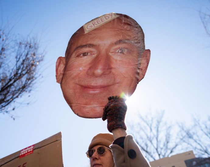 wapo-layoffs-are-another-way-for-bezos-to-suck-up-to-the-traitor