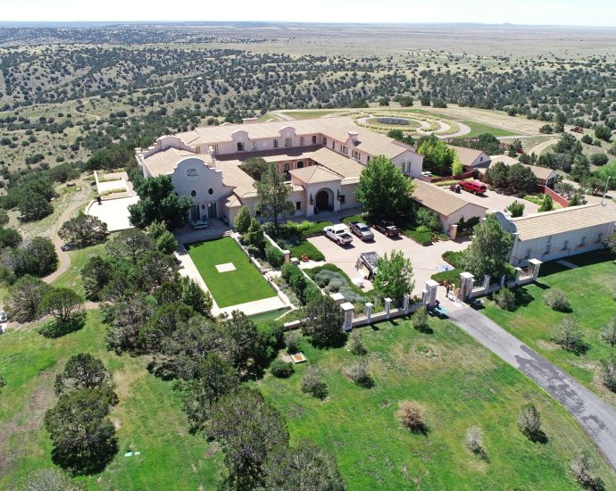 new-mexico-lawmakers-launch-probe-into-epstein’s-zorro-ranch
