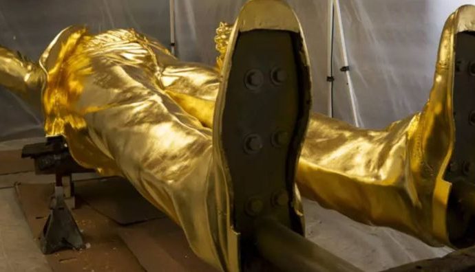 fuck-this-guy:-the-hunted-becomes-the-beached