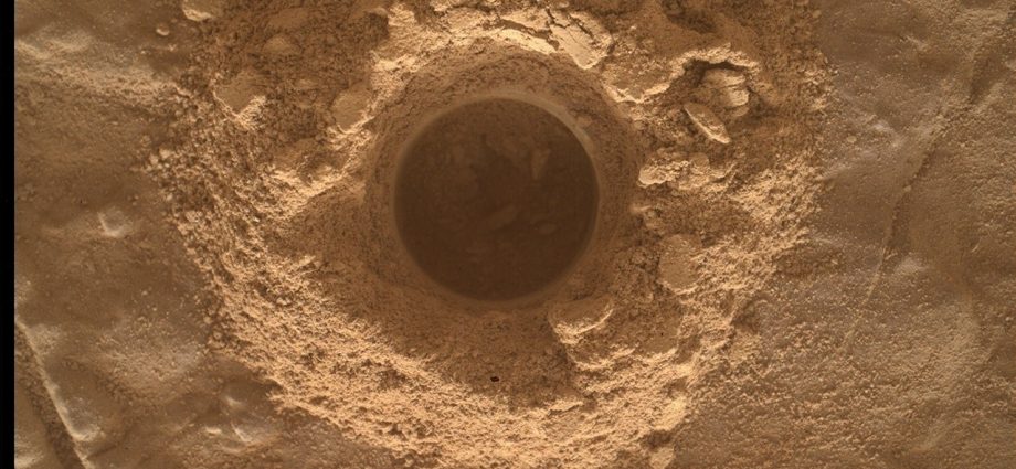 curiosity-blog-sols-4804-4811:-kicking-off-the-final-phase-of-boxwork-exploration