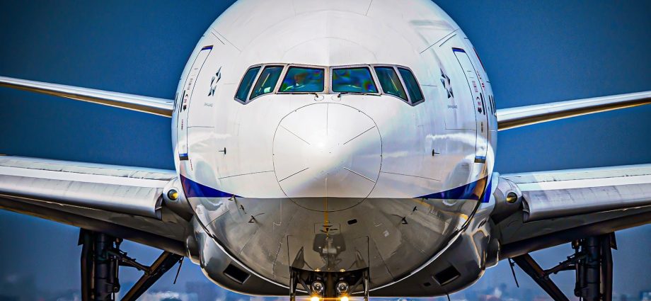 what-are-the-benefits-of-flying-on-a-widebody-jet-over-a-narrowbody?