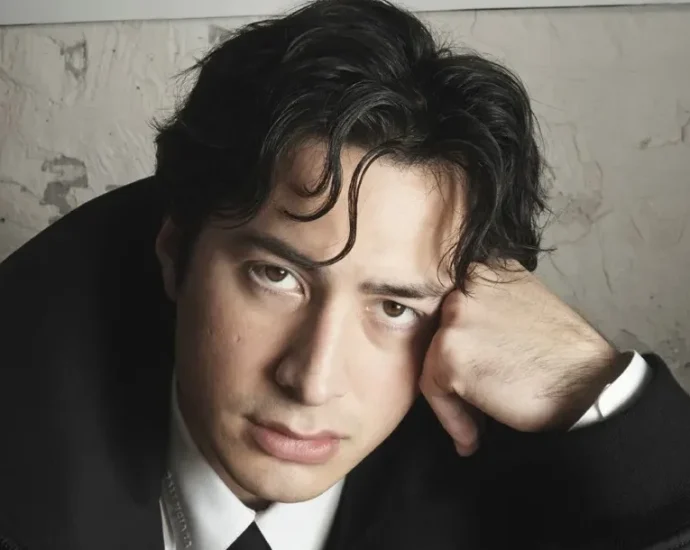 hudson-williams-joins-balenciaga’s-new-era-under-pierpaolo-piccioli