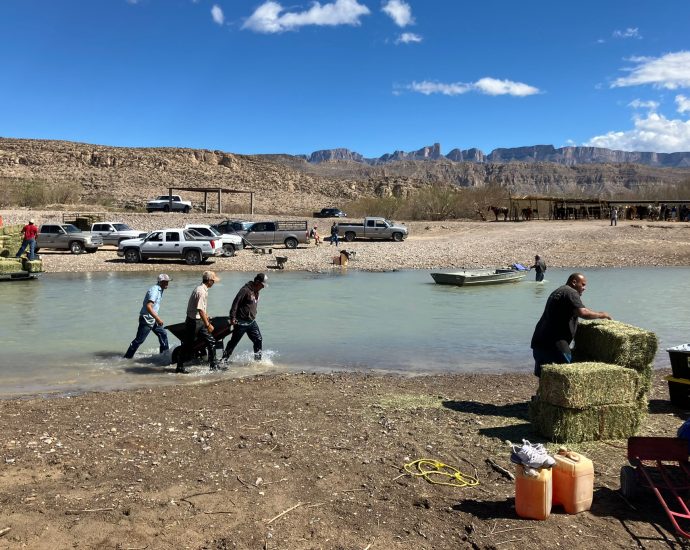 border-wall-closes-in-on-big-bend