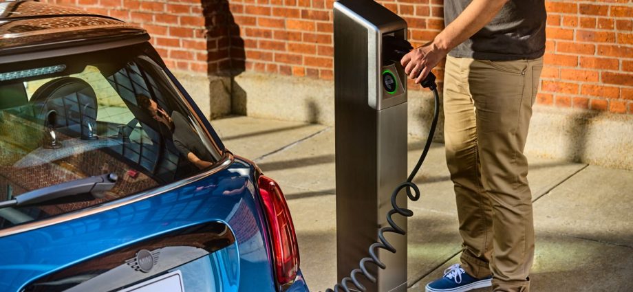 it’s-electric-to-install-16-curbside-ev-charging-stations-in-washington-dc-pilot