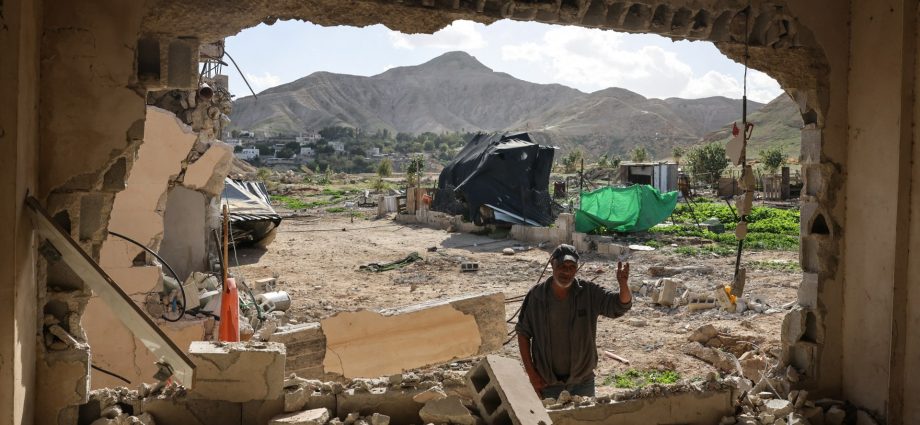 live:-israel-steps-up-attacks,-land-takeover-across-occupied-west-bank