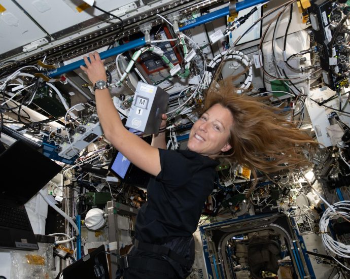 new-expedition-74-foursome-kicks-off-science,-gets-used-to-space