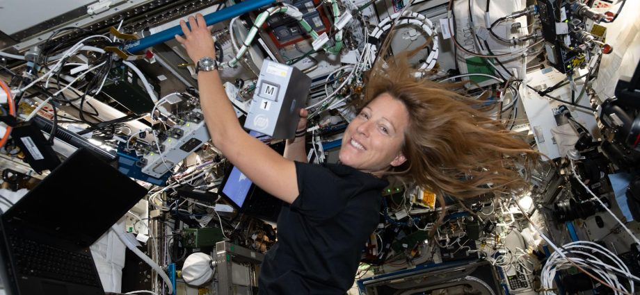 new-expedition-74-foursome-kicks-off-science,-gets-used-to-space