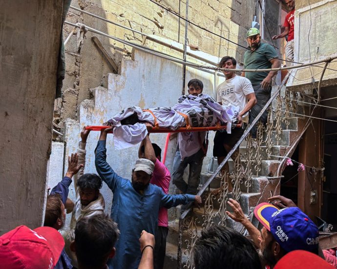 gas-explosion-kills-13-in-pakistan’s-karachi,-collapsing-building