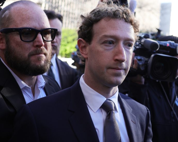 zuckerberg-testifies-in-california-trial-that-‘could-wipe-out’-social-media