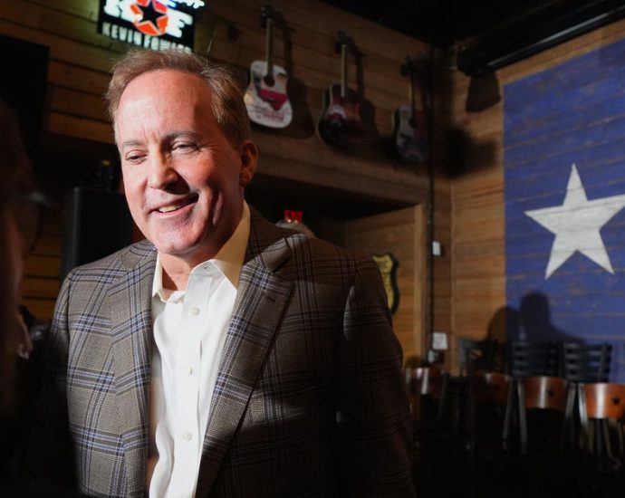 republicans-are-scrambling-to-avert-a-‘massacre’-in-texas-senate-race