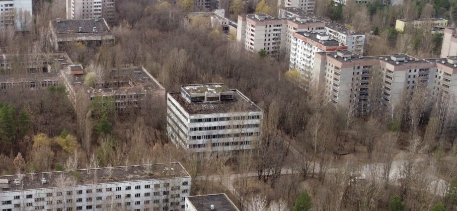 amid-tensions,-ukraine’s-chernobyl-site-remains-part-of-a-war-zone