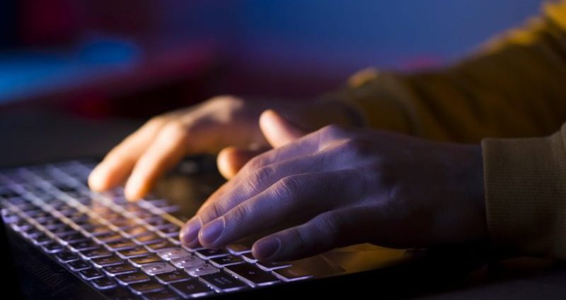 viral-tiktok-draws-attention-to-alleged-911-operators-in-bakersfield