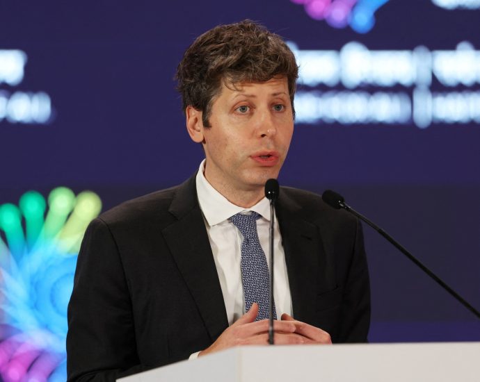 openai’s-sam-altman:-global-ai-regulation-‘urgently’-needed