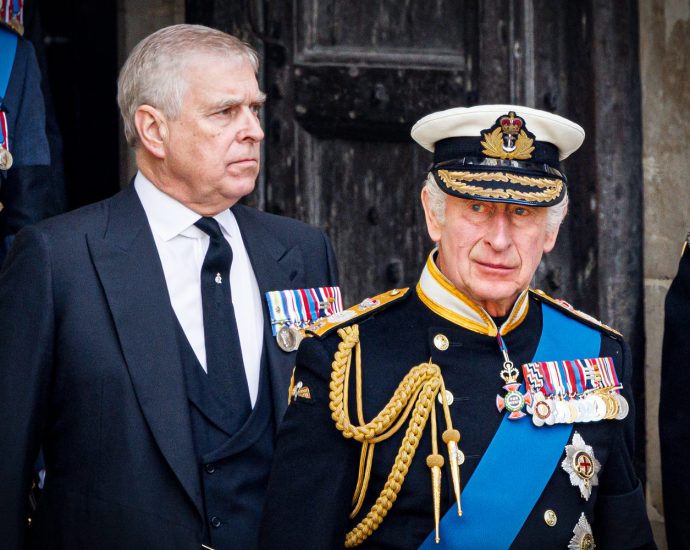 king’s-statement-on-former-prince-andrew’s-arrest-shows-how-grave-the-crisis-is-for-uk.-royals