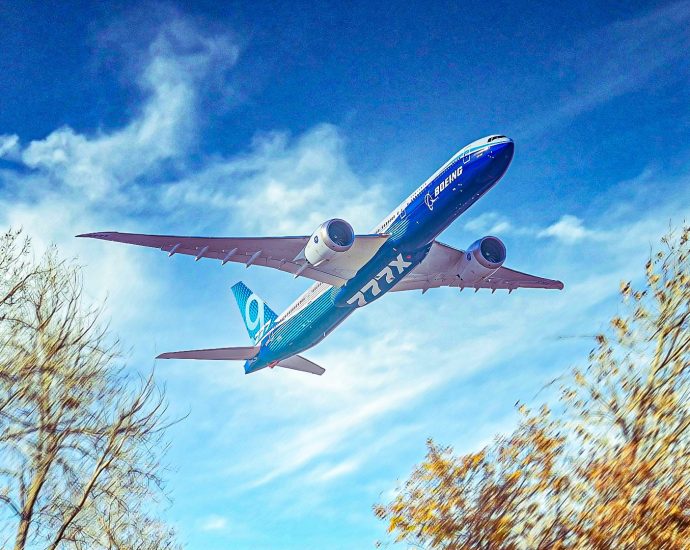 why-did-boeing-build-the-777x-with-massive-windows?